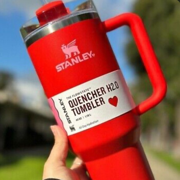 Stanley 40 oz Target Exclusive Quencher H2.0 Valentines Red Limited Edition NIB - Picture 3 of 13